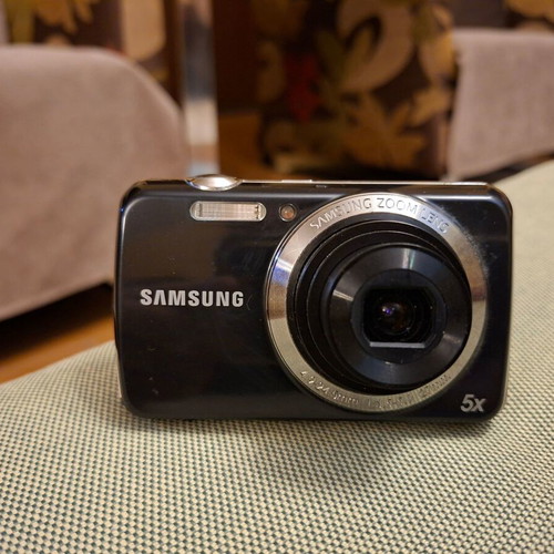 Samsung PL20 Black Digital Camera 14 MP