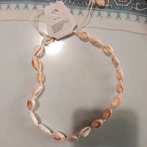 Summer shell necklace new, beige