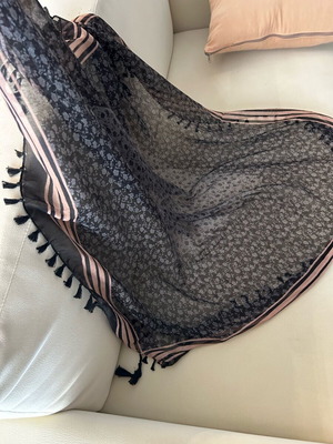 Scarf like new, black