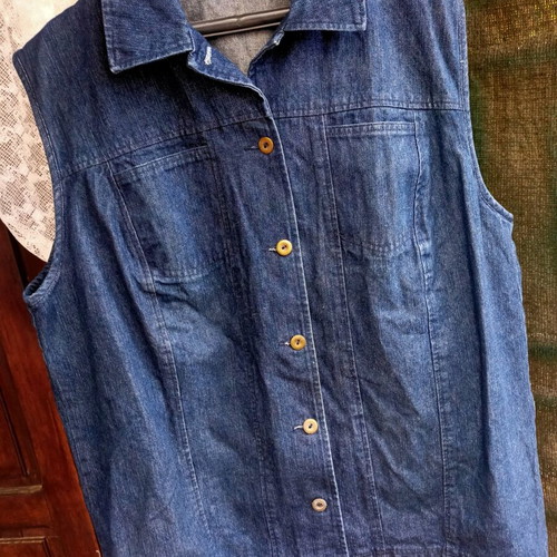 Gina Licardo denim vest like new, size 50, blue