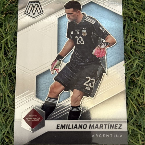 Panini Mosaic FIFA Road to The World Cup 2021-22 Emiliano Martinez card
