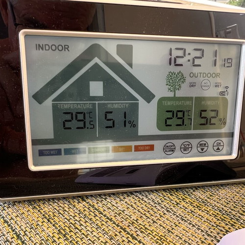 Wireless Weather Station with Thermometer and Hygrometer like new