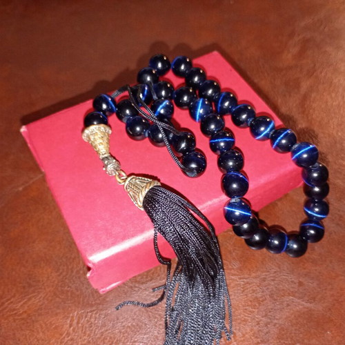 Agate Komboloi handmade, new, 37.5cm with blue iridescence