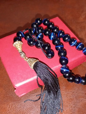 Agate Komboloi handmade, new, 37.5cm with blue iridescence
