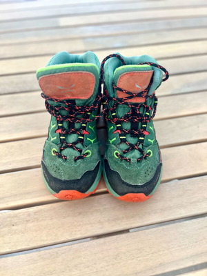 Παιδικά ορειβατικά μποτάκια Salewa Jr Alp Trainer Mid GTX σαν καινούργια, νούμερο 29