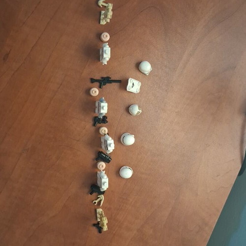 LEGO Star Wars pack of 4 Troopers and 2 Battle Droids