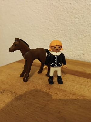 Playmobil horse with child pack used