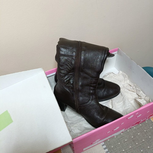 Brown women's boots size 40 like new