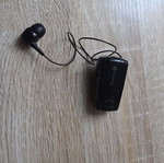 Bluetooth headset used with single foldable earpiece