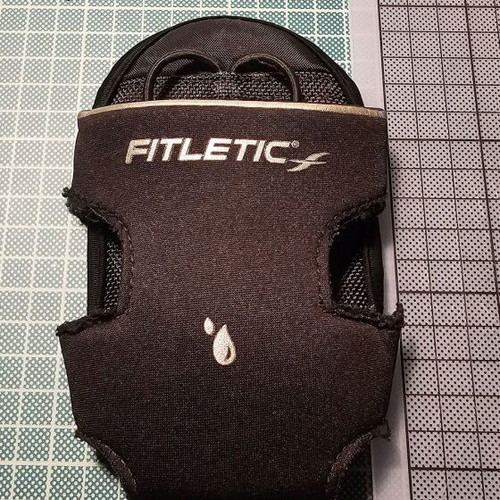 Fitletic water bottle holder like new