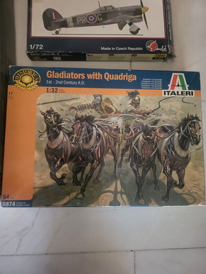 Italeri Gladiators with Quadriga model kit like new, sealed in box