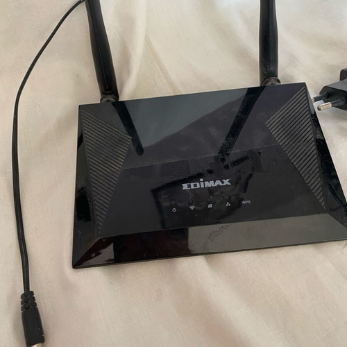 Edimax wifi router used, black