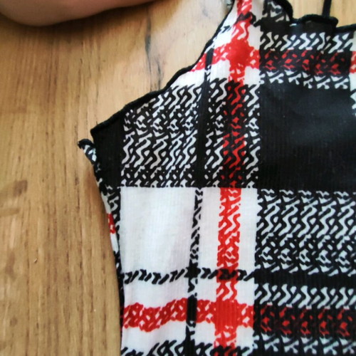 Checked dress like new, fitted cut, thin straps, black and red