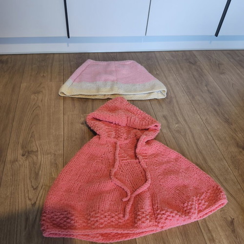Handmade knitted children's capes, 3-7 years, 2 pieces