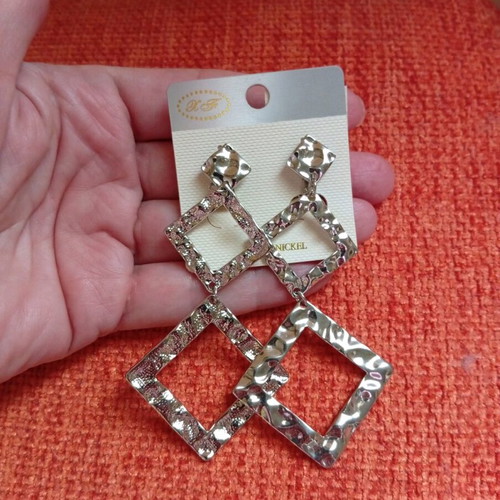 Earrings Rhombus hammered design with clips new, silver color