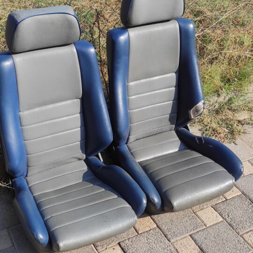 Bucket car seats used, blue, without rails