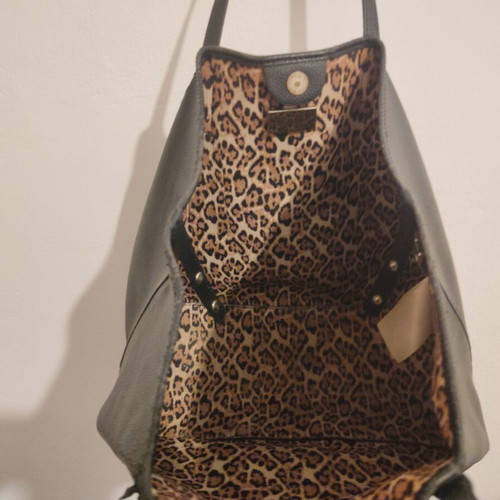 Guess shoulder bag extra large used, black with leopard lining