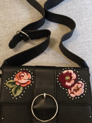 Bag with embroidery shoulder type, like new, black