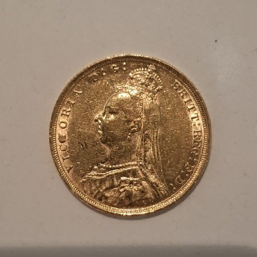 Collectible gold English sovereign Queen Victoria 1880 and 1890 like new