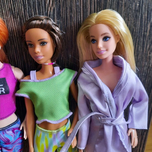 Barbie dolls lot of 3 with original clothes, Mattel
