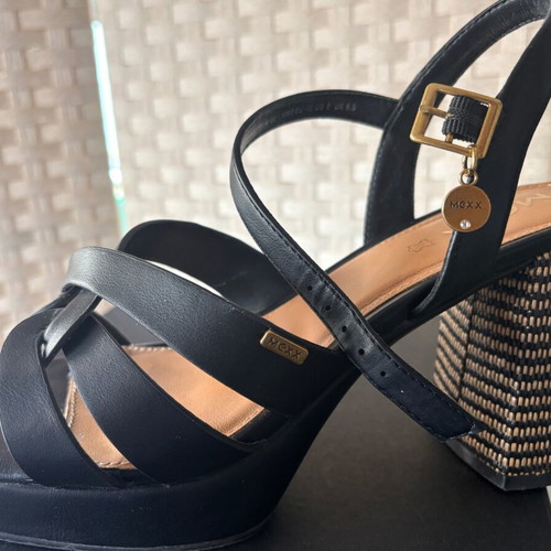 Mexx Riona Pisa black sandals size 40 like new