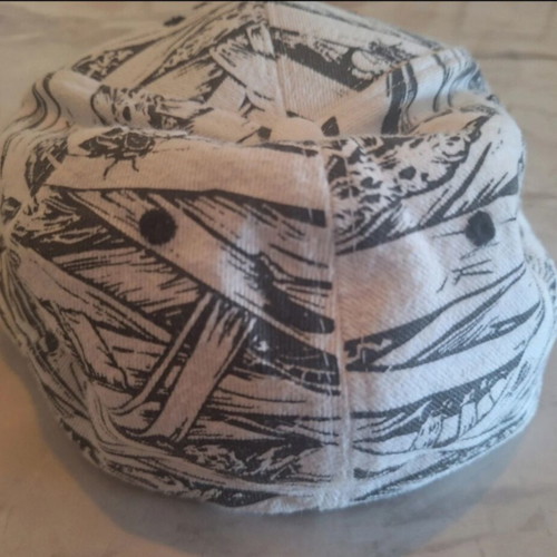 Zoo York hat like new, acrylic and elastic, size 57, black and white