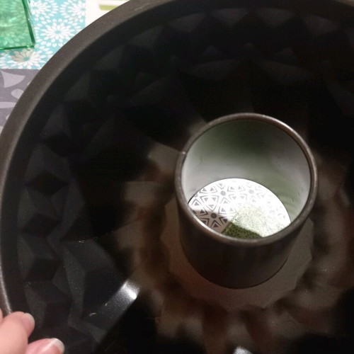 Cake pan used, medium size, in excellent condition