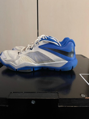 Nike athletic shoes like new, size 42, white and blue