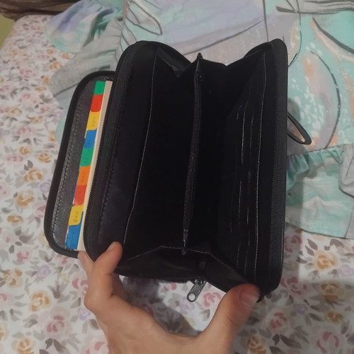Organizer agenda with zipper used, black color, internal dividers
