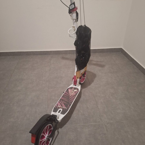 Byox children's scooter with knee pads new