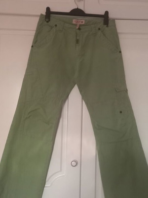 Guess pants like new, green, sizes L and XL