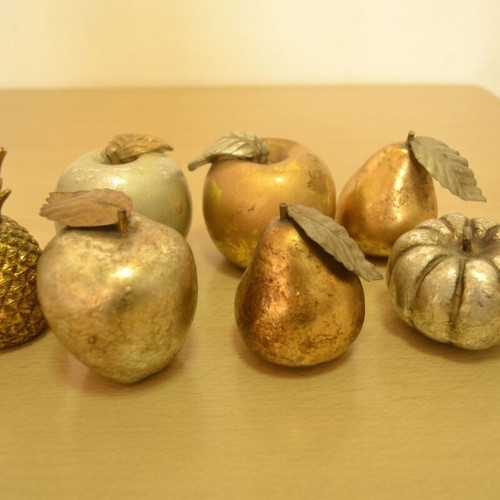 Glass vase like new with 7 decorative fruits pack of 8 pieces
