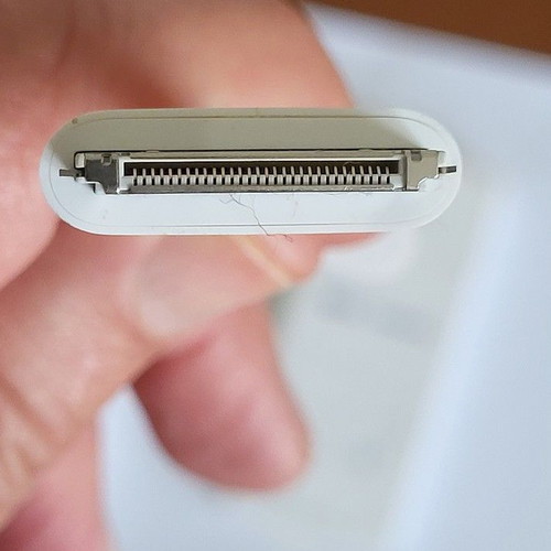 Apple iPhone MD098ZM/A Adapter 30-pin to Digital AV Adapter HDMI like new