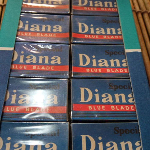 Diana vintage razor blades collectible pack used
