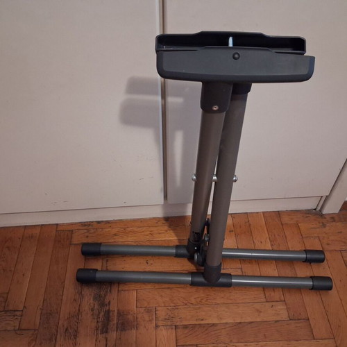 Inglesina baby carrycot egg and stand like new