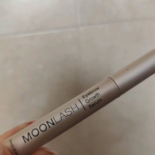 Moonlash eyelash and eyebrow serum like new