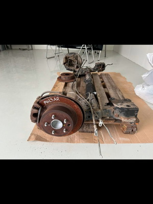 Nissan Pulsar C13 rear axle used with brake discs and calipers