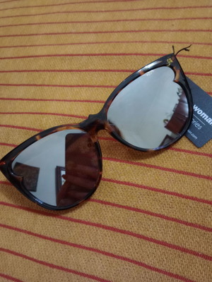 Γυαλιά ηλίου Pink Woman ολοκαίνουρια με καθρέπτη