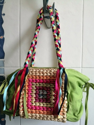 Women's handbag like new, fabric with colorful straw details
