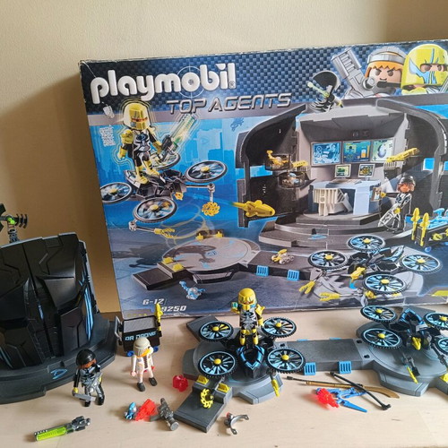 Playmobil Top Agents set with extra vehicle used