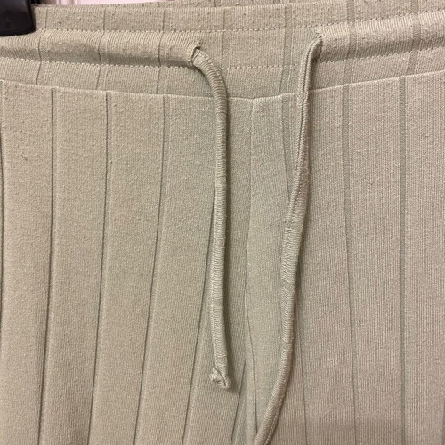 Stradivarius pistachio set, sizes S top and XS bottom, like new