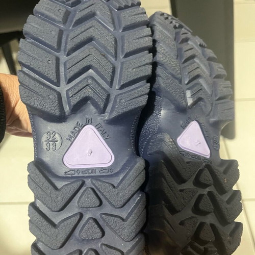 Unisex galoshes size 32-33 like new, purple with blue