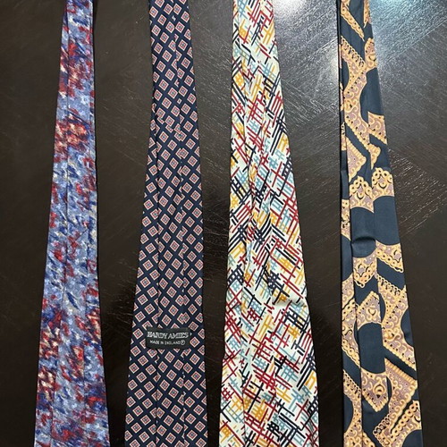 Set of 4 Men's Regular Width Ties with Retro and Geometric Designs like new