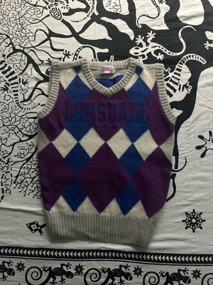 Lonsdale London wool vest like new in blue and purple