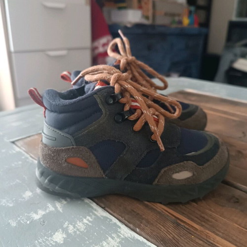Zara winter shoes for boy size 25 used