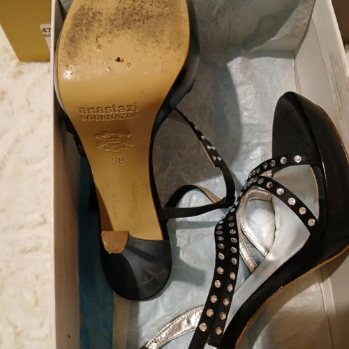 Anastazi Bournazos patent leather sandals like new, size 38
