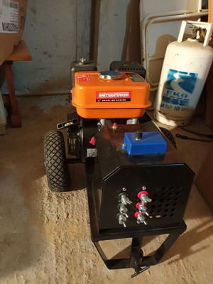 Ελαιοραβδιστικό και γεννήτρια καινούργια με δυνατότητα χρήσης για περισσότερες ράβδους