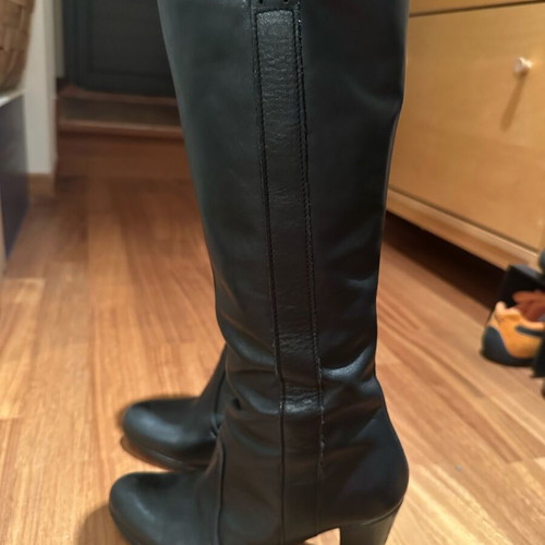 Leather boots used with heel, size 38, black