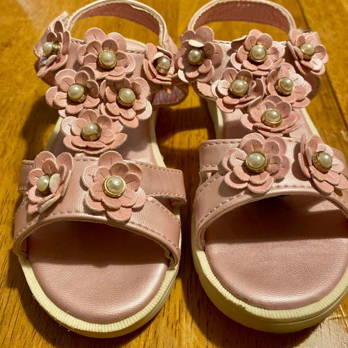 Sandals used size 26