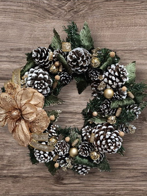 Christmas wreath handmade new with golden details 45 cm